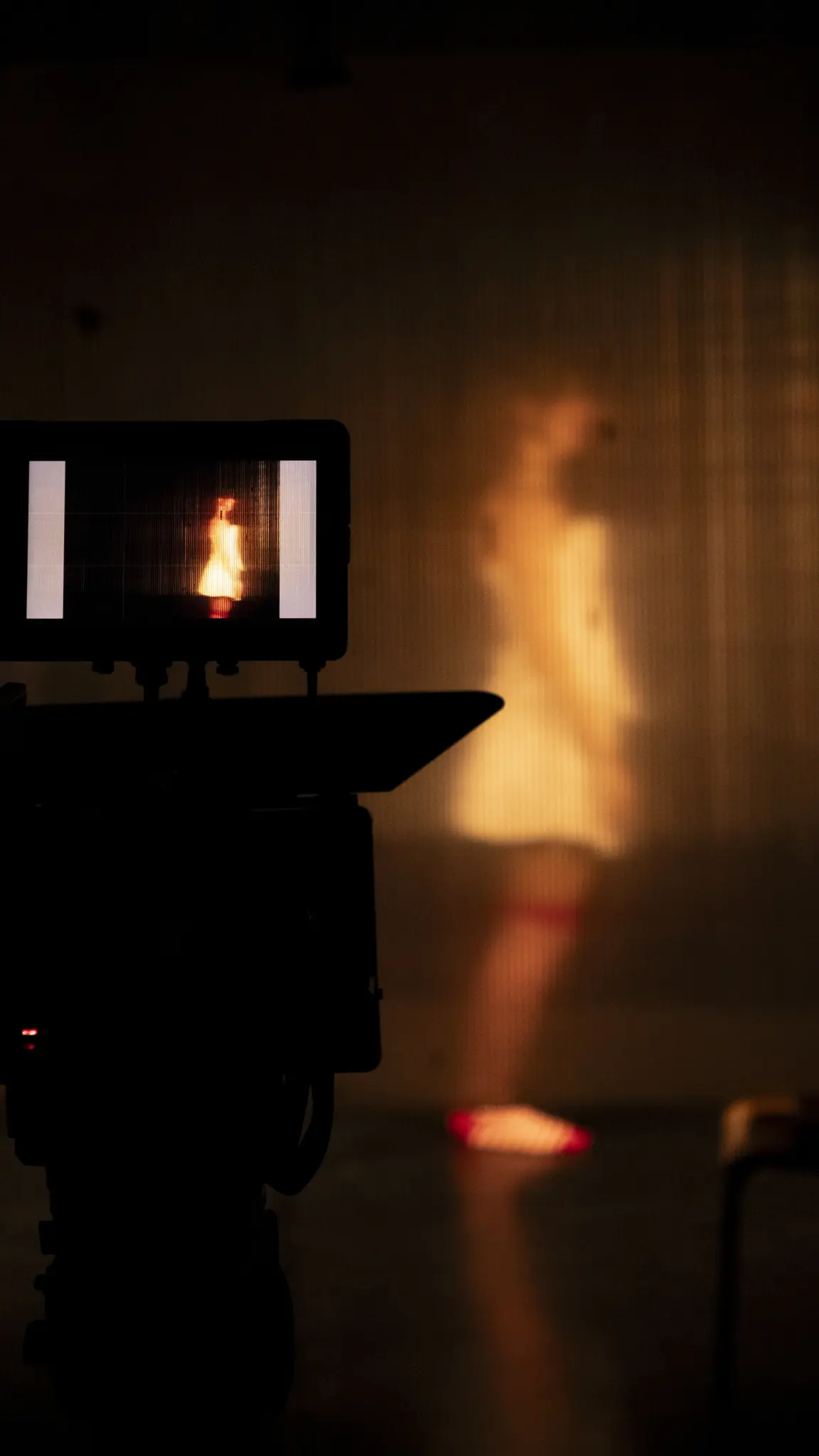 bambola-videoclip-musicale-maria-carola-foto-backstage-luca-martino-16.webp