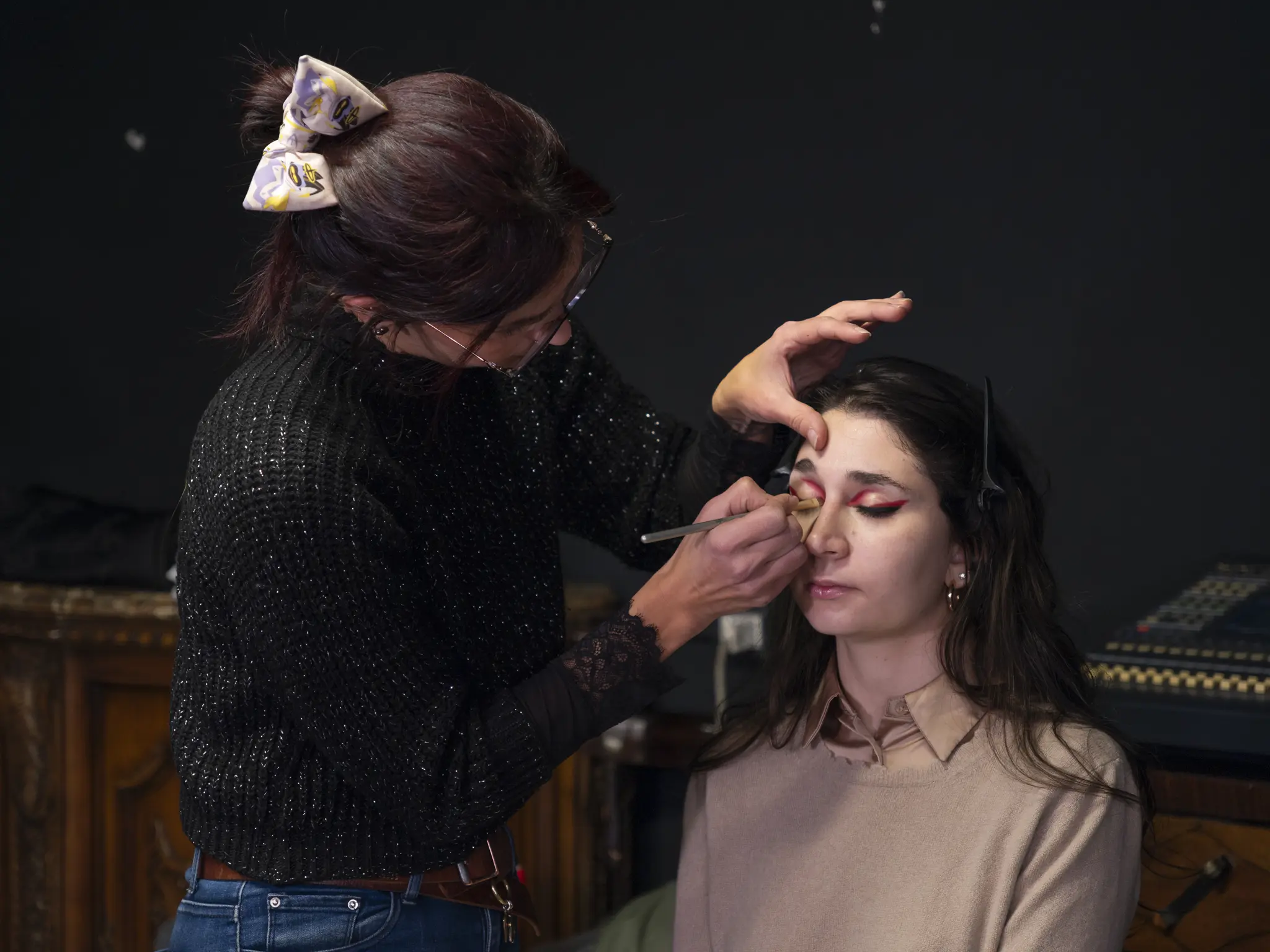 bambola-videoclip-musicale-maria-carola-foto-backstage-luca-martino-3.webp