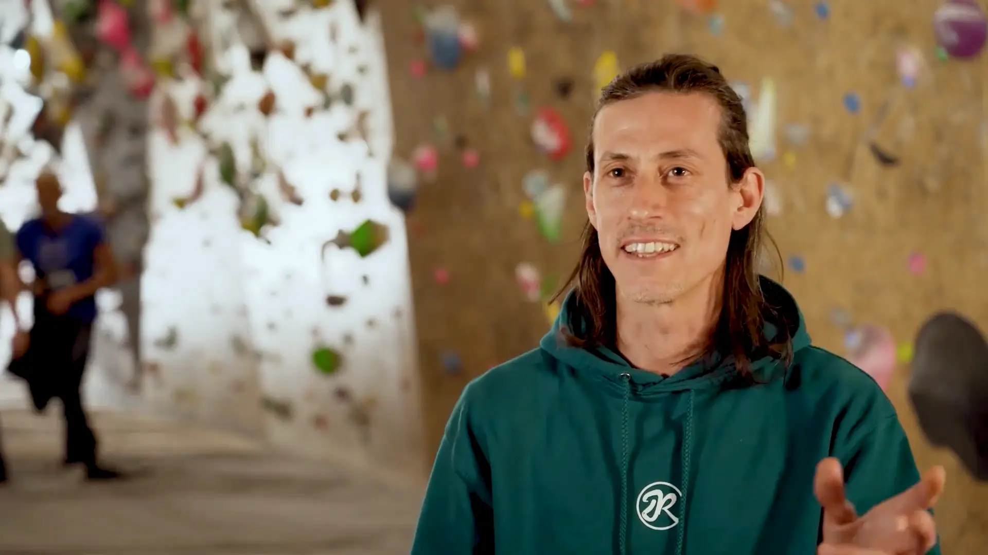 rock-it-climbing-documentario-intervista-proprietario-arrampicata-luca-martino.webp